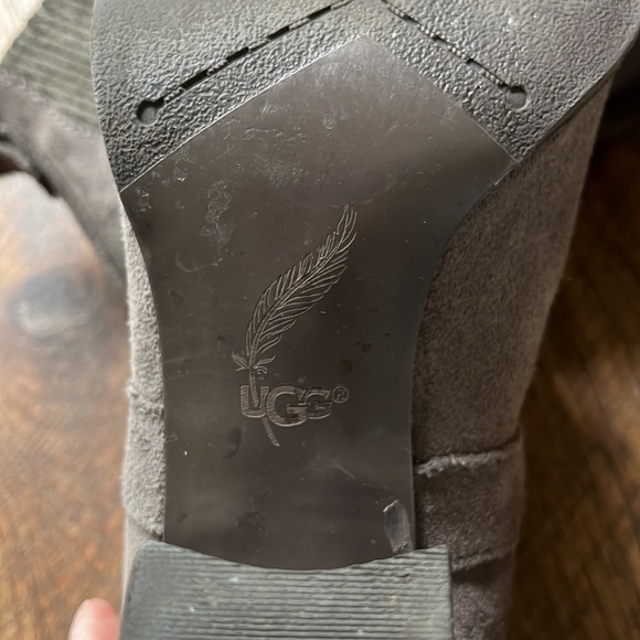 UGG Women’s Cobie II Grey Suede Chelsea Casual Ankle Boots Size US 10 - Picture 7 of 9